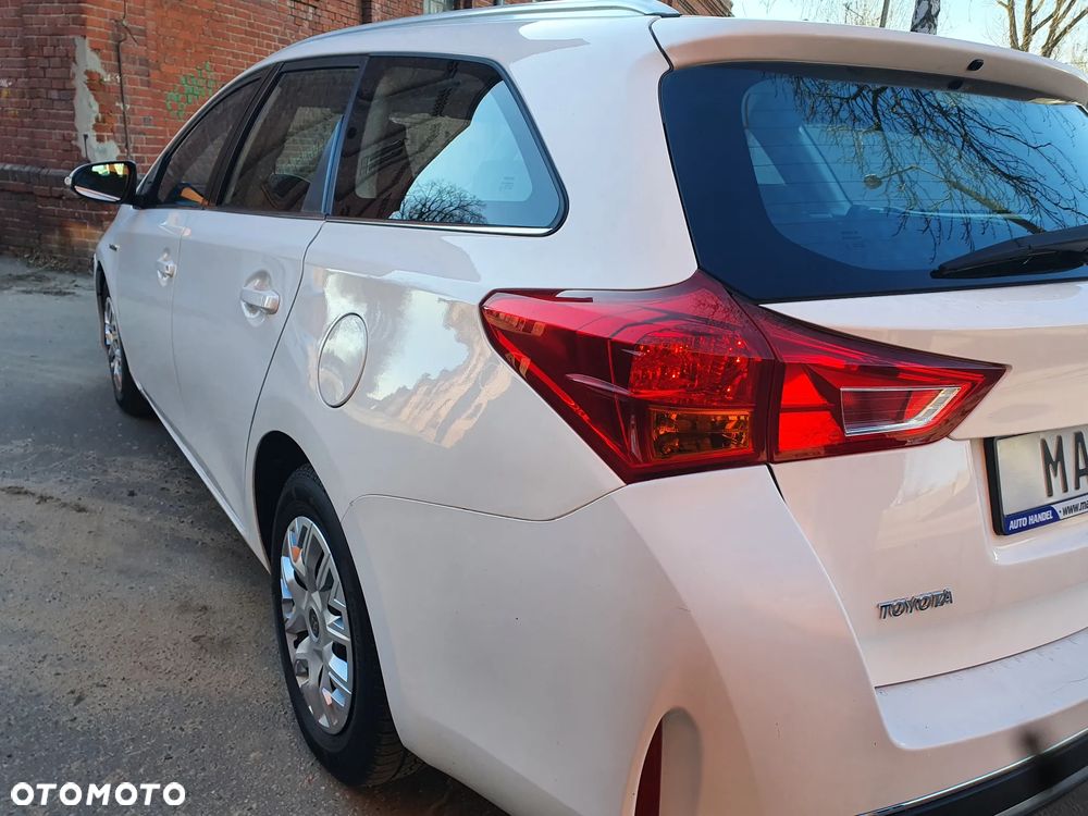 Toyota Auris 1.8 HSD Prestige - 6