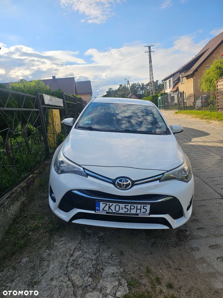 Toyota Avensis - 1