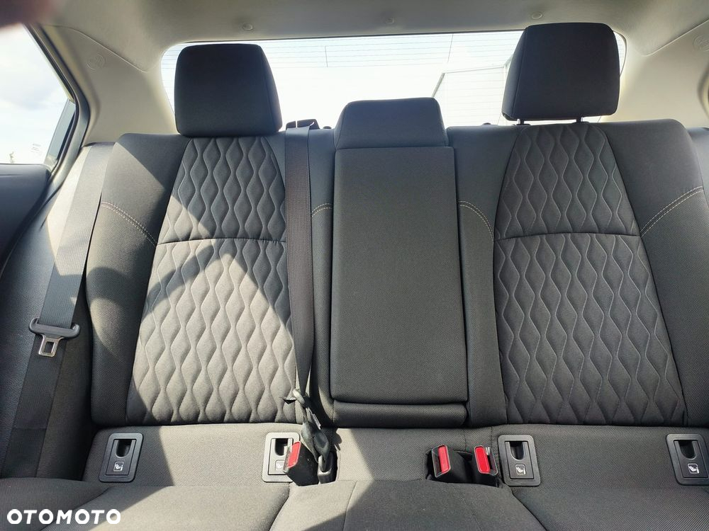 Toyota Corolla - 23