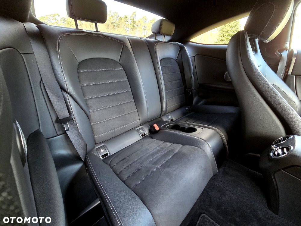 Mercedes-Benz Klasa C 220 d 4MATIC 9G-TRONIC - 37