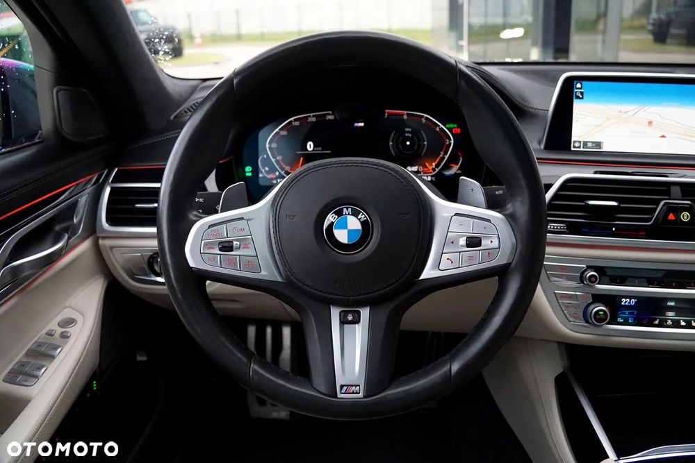 BMW Seria 7 750i xDrive sport - 26