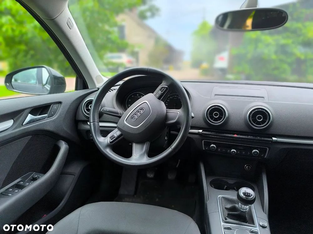 Audi A3 Sportback 1.2 TFSI Attraction - 5