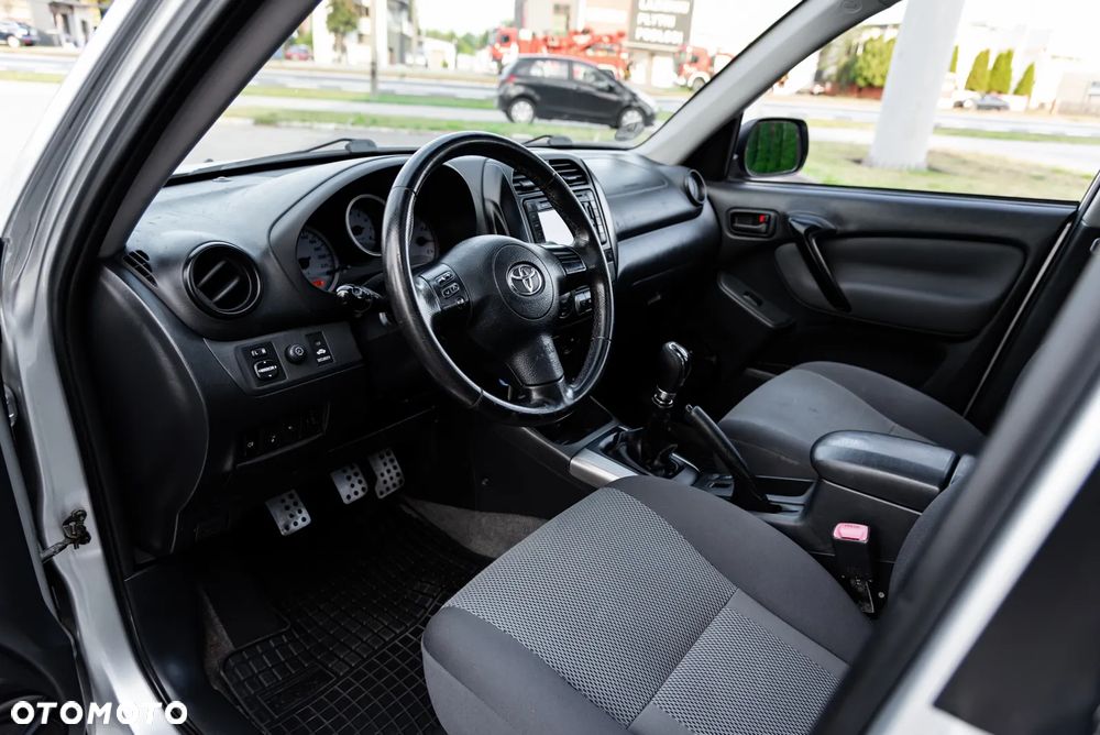 Toyota RAV4 4x4 Edition - 9
