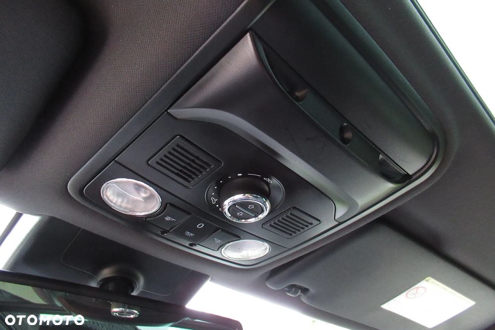 Skoda Octavia 2.0 TDI DSG RS - 33