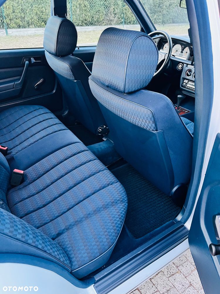 Mercedes-Benz W201 (190) - 13