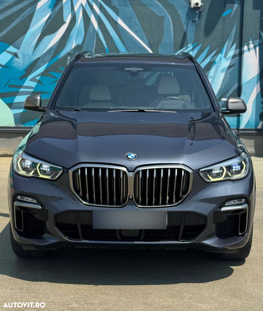 BMW X5 M M50i - 2