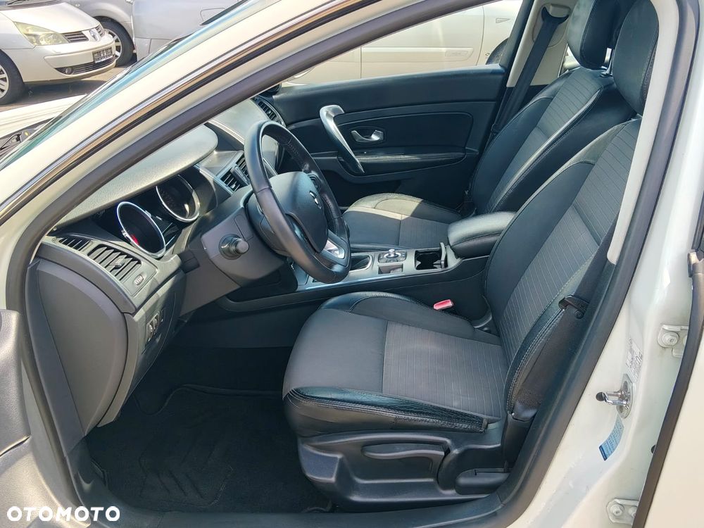 Renault Latitude 2.0 dCi Privilege - 30