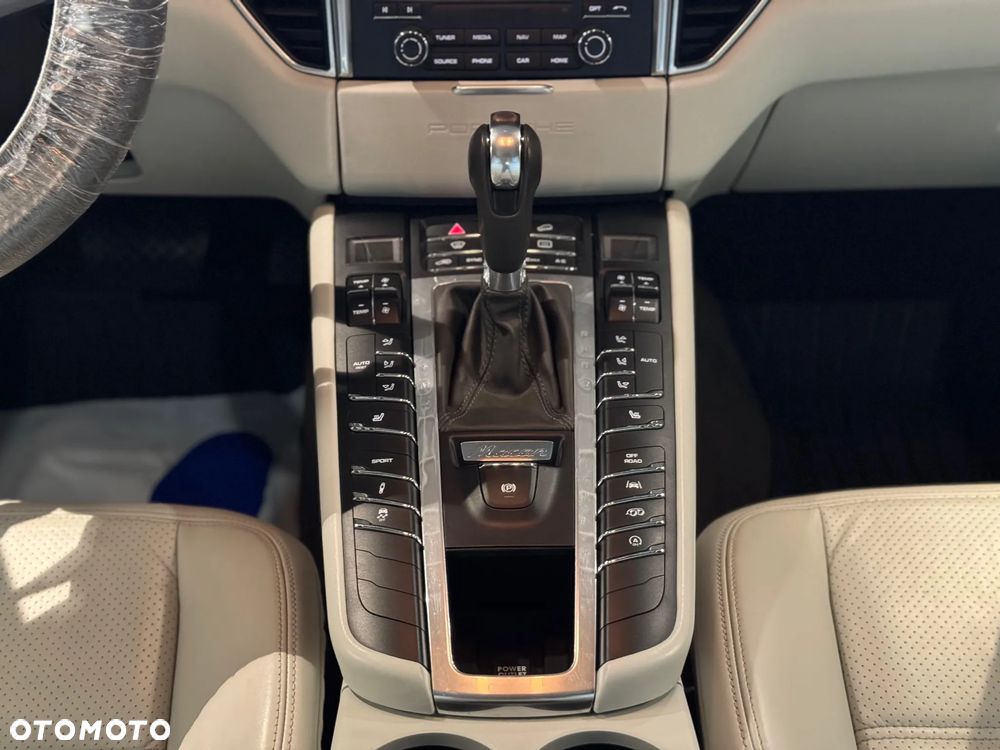 Porsche Macan - 18