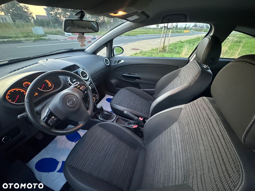 Opel Corsa 1.2 Cosmo - 8