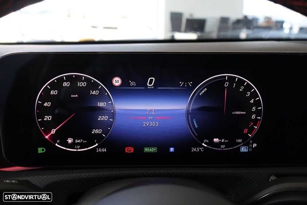 Mercedes-Benz A 250 e 8G-DCT AMG Line Advanced Plus - 24