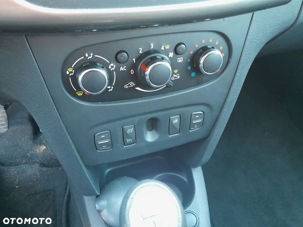 Dacia Logan TCe 90 Prestige - 14