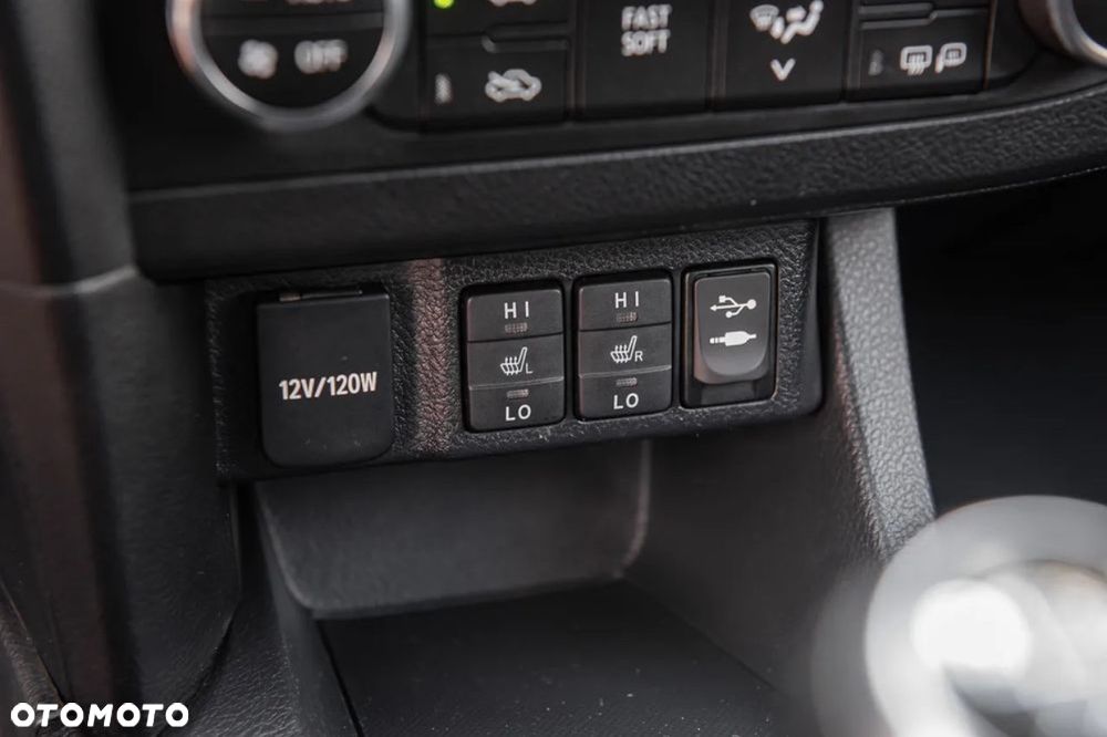 Toyota Auris 1.6 Prestige - 24