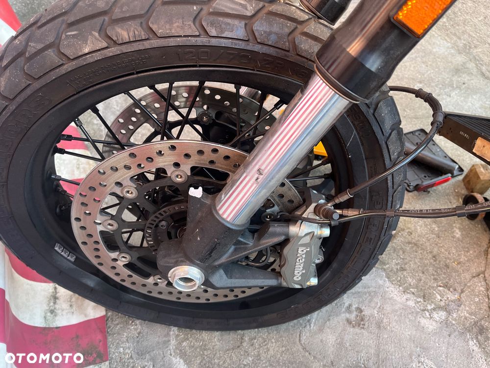 Ducati Scrambler - 11