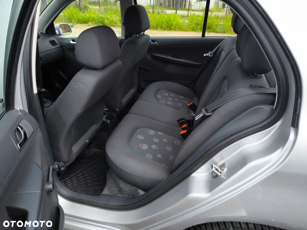 Skoda Fabia 1.4 16V Comfort - 17