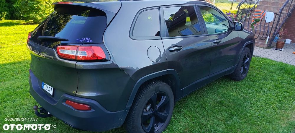 Jeep Cherokee - 8