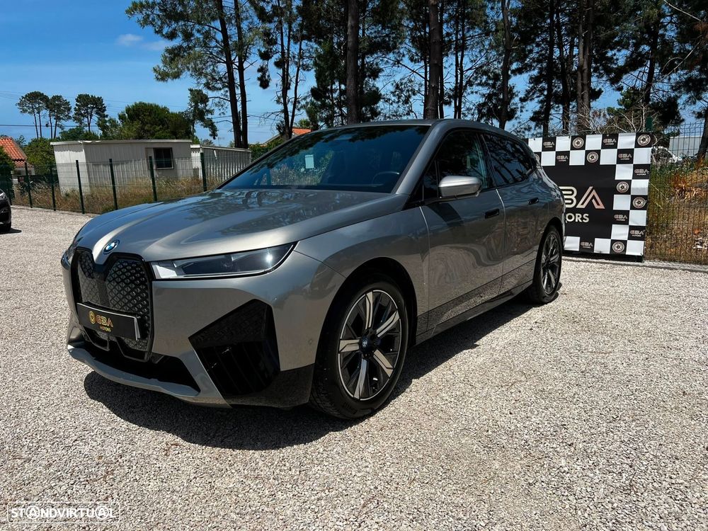 BMW iX xDrive 40 Pack Desportivo - 1