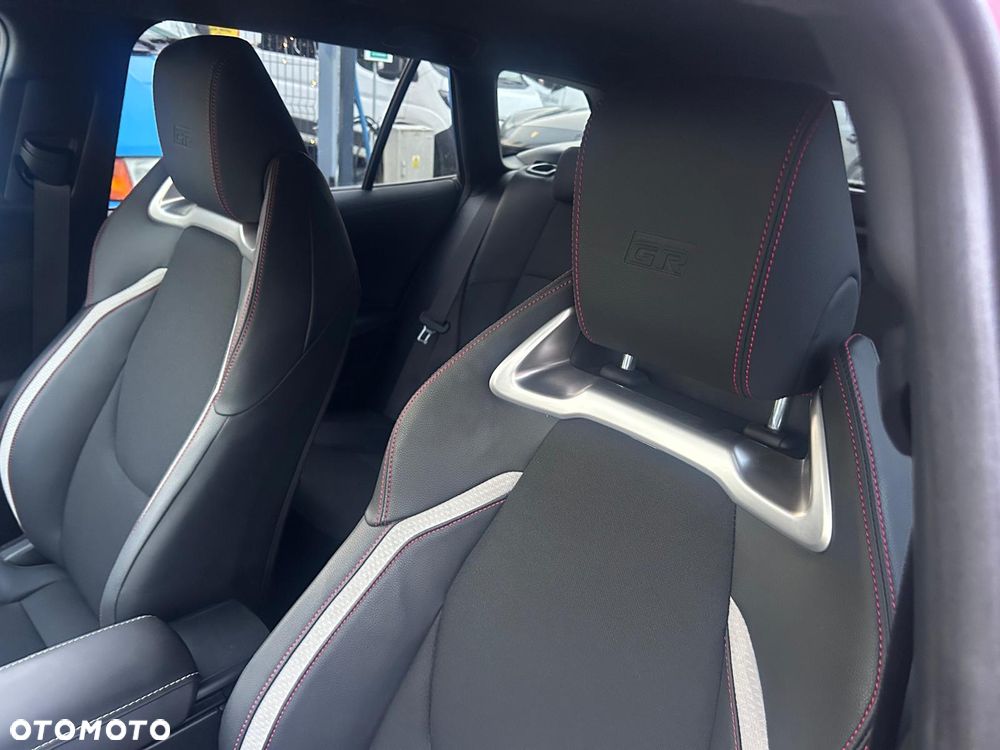 Toyota Corolla 2.0 Hybrid GR Sport Dynamic - 18