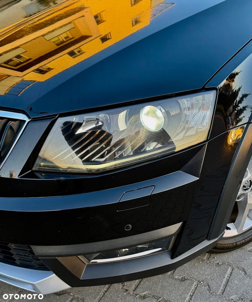 Skoda Octavia Combi 2.0 TDI (Green tec) 4x4 DSG Scout - 12