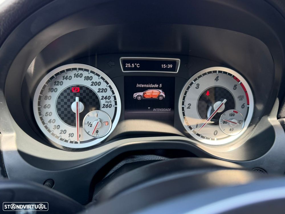 Mercedes-Benz A 180 CDI BE AMG Line - 32