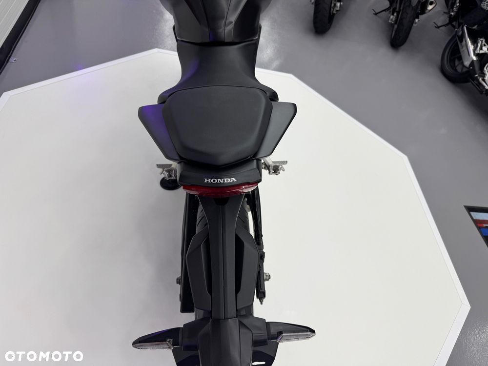 Honda CB - 21