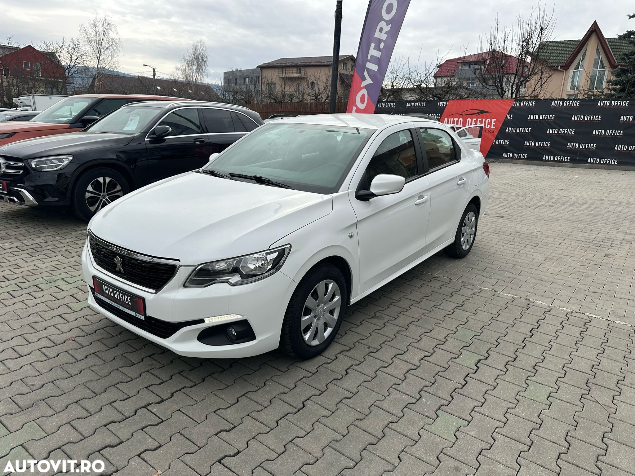Peugeot 301 1.5 BlueHDI FAP Active - 1