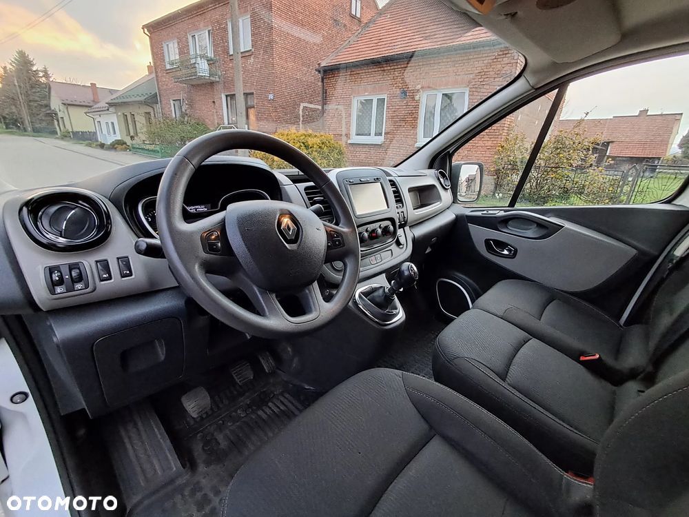 Renault Trafic - 25