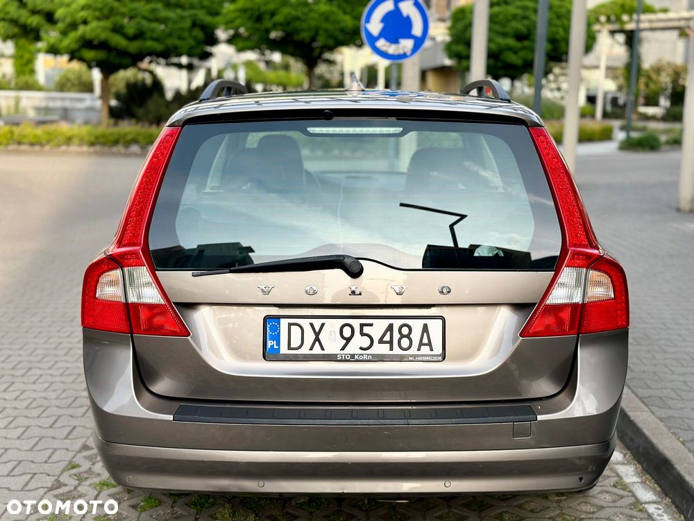 Volvo V70 D5 Summum - 25