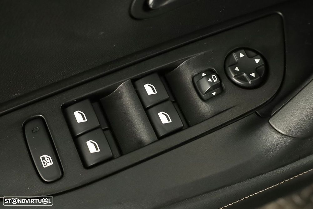 Peugeot 2008 1.2 PureTech Allure - 20