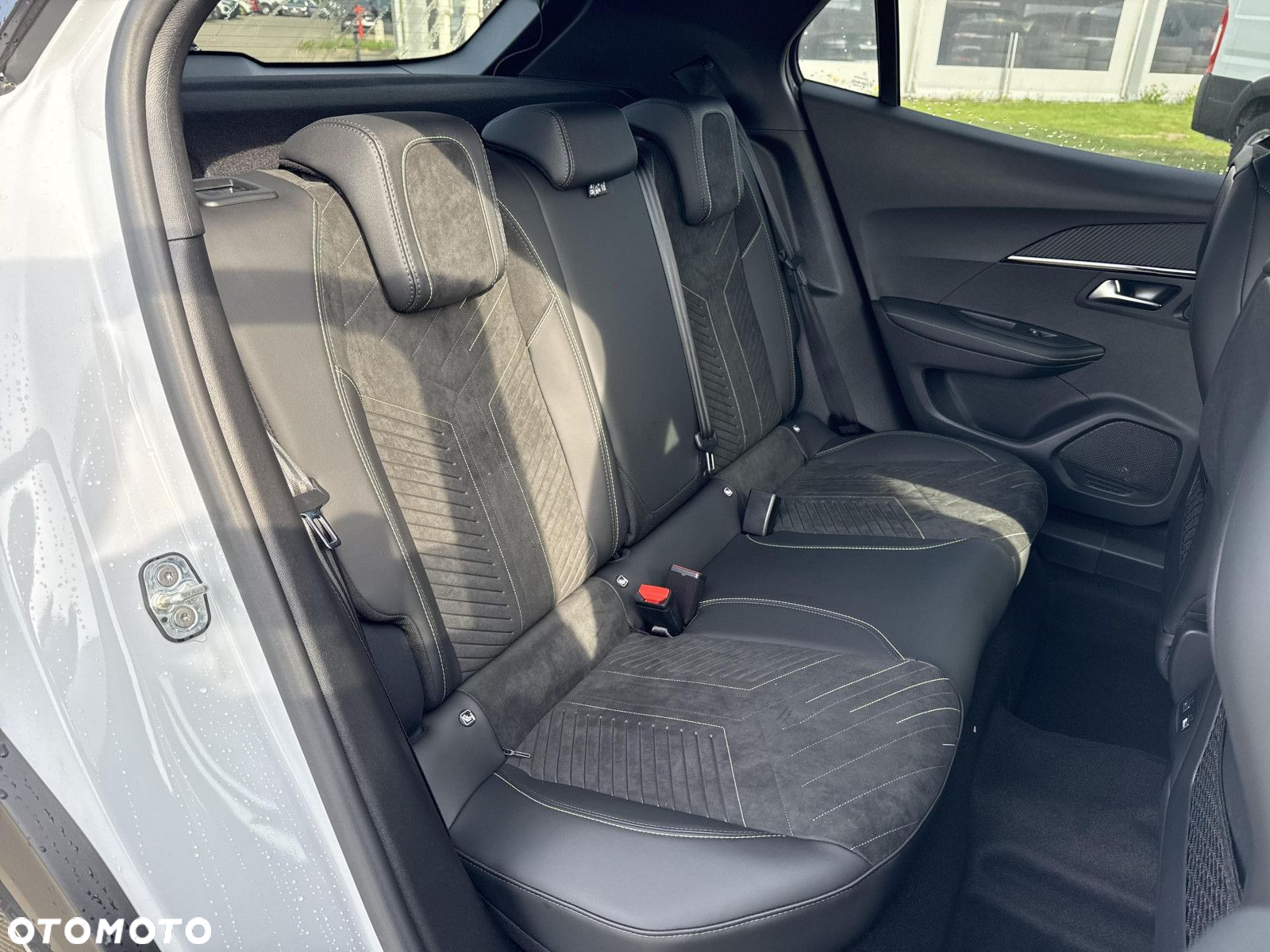 Peugeot 2008 - 12