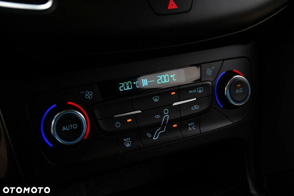 Ford Focus Turnier 1.5 EcoBoost Start-Stopp-System TITANIUM X - 37