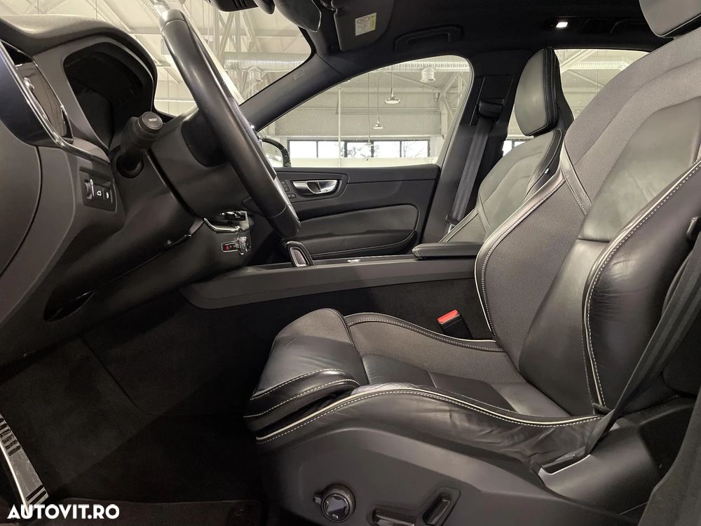 Volvo XC 60 T6 AWD Recharge Geartronic RDesign - 24