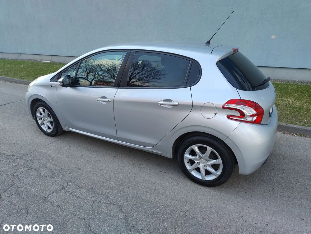 Peugeot 208 1.2 PureTech Allure - 3
