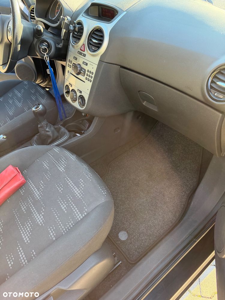 Opel Corsa - 11