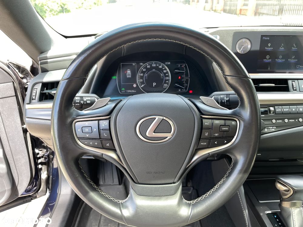 Lexus ES 300h Business Edition - 29