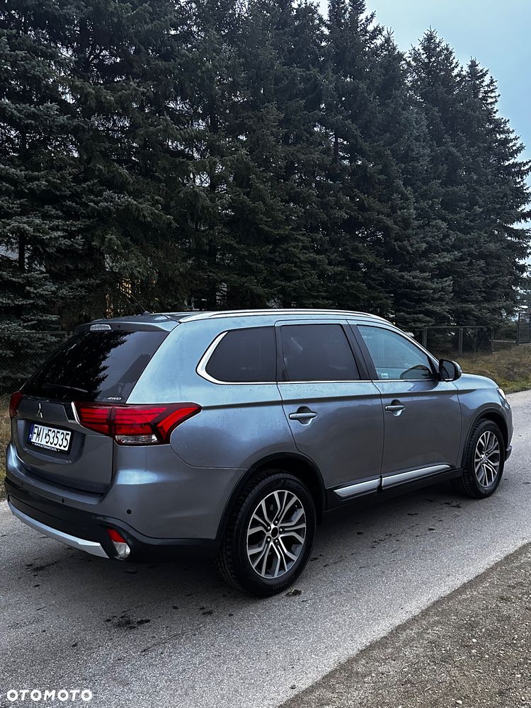 Mitsubishi Outlander 2.2 DID Instyle Navi 4WD - 3