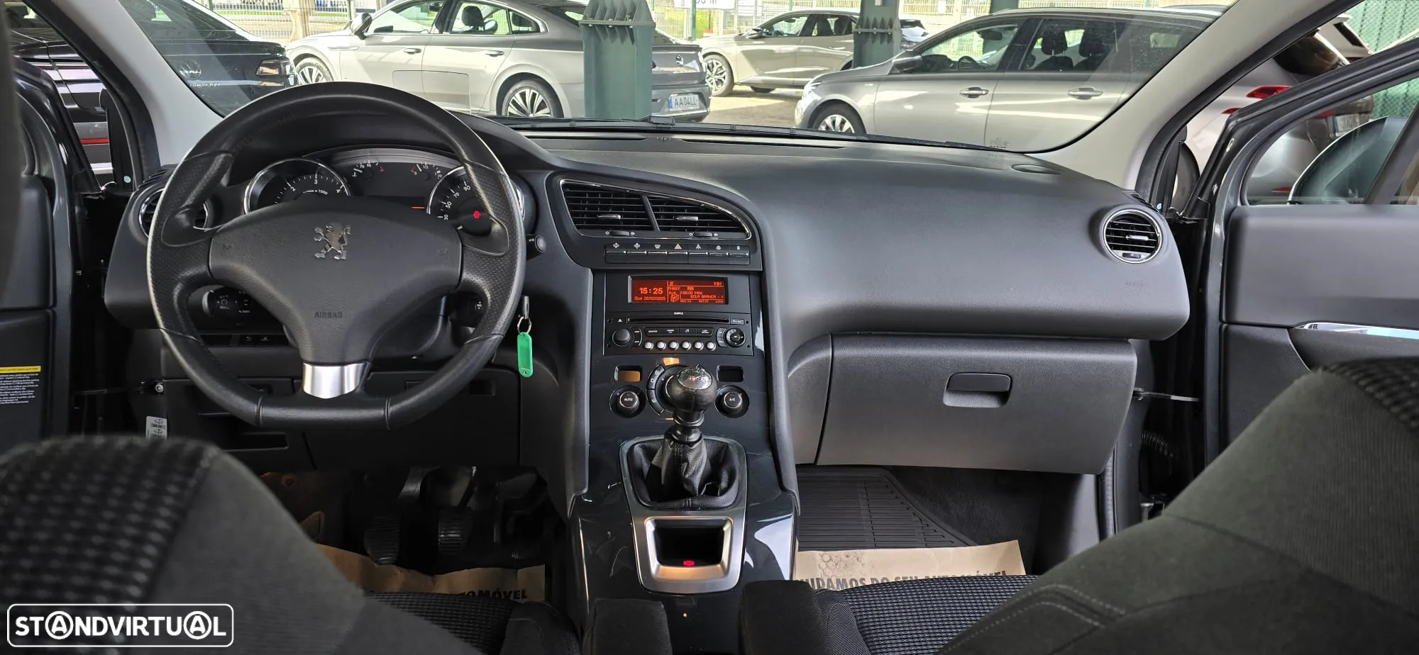 Peugeot 5008 2.0 HDi Executive JLL17 - 18