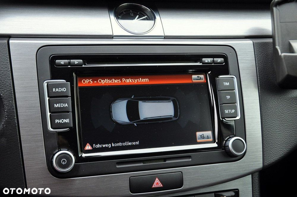 Volkswagen Passat - 32