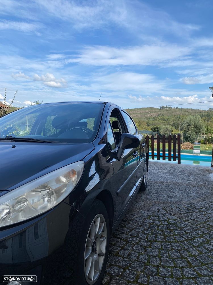 Peugeot 207 1.4 HDi Urban - 2