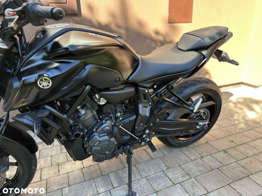 Yamaha MT - 27