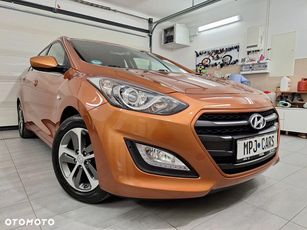 Hyundai i30 blue 1.4 YES Gold