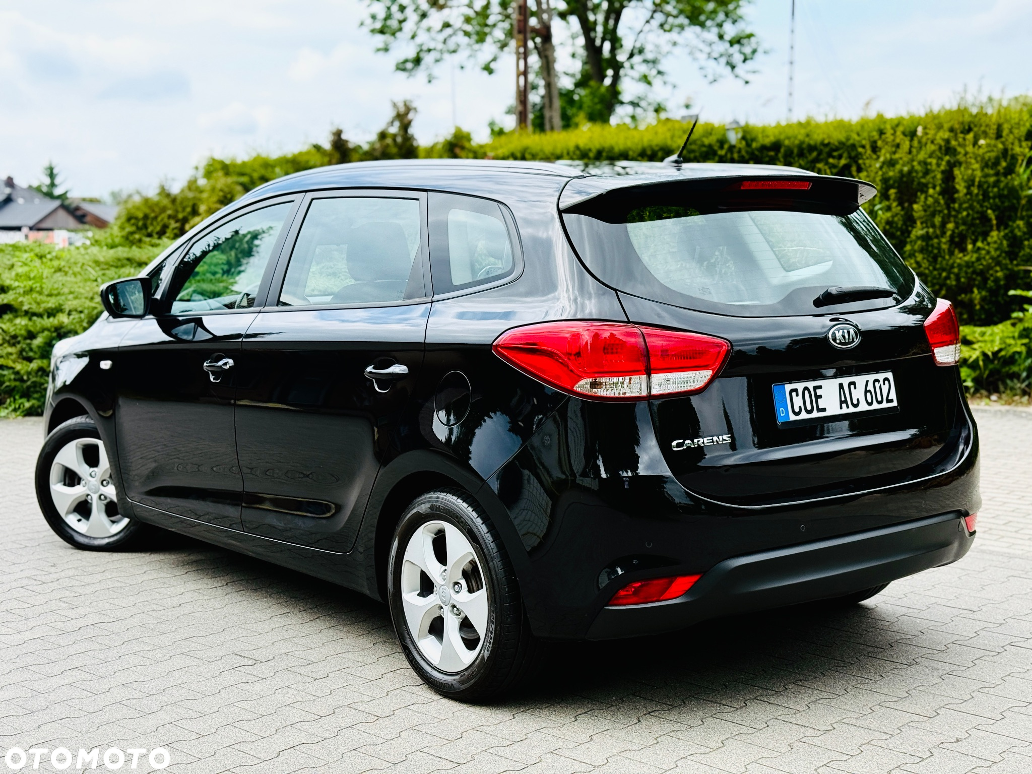 Kia Carens 1.6 GDI Dream Team Edition - 3