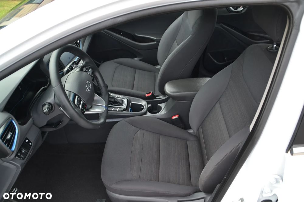 Hyundai IONIQ - 23