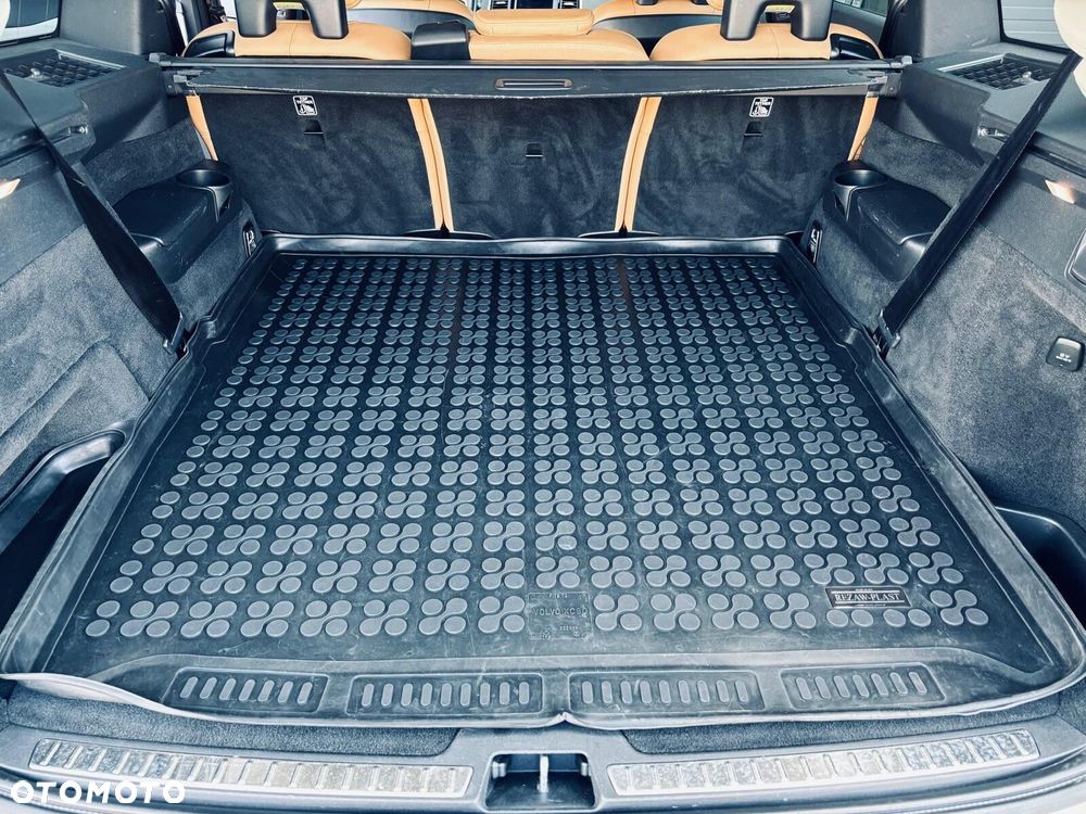 Volvo XC 90 D5 AWD Momentum 7os - 9