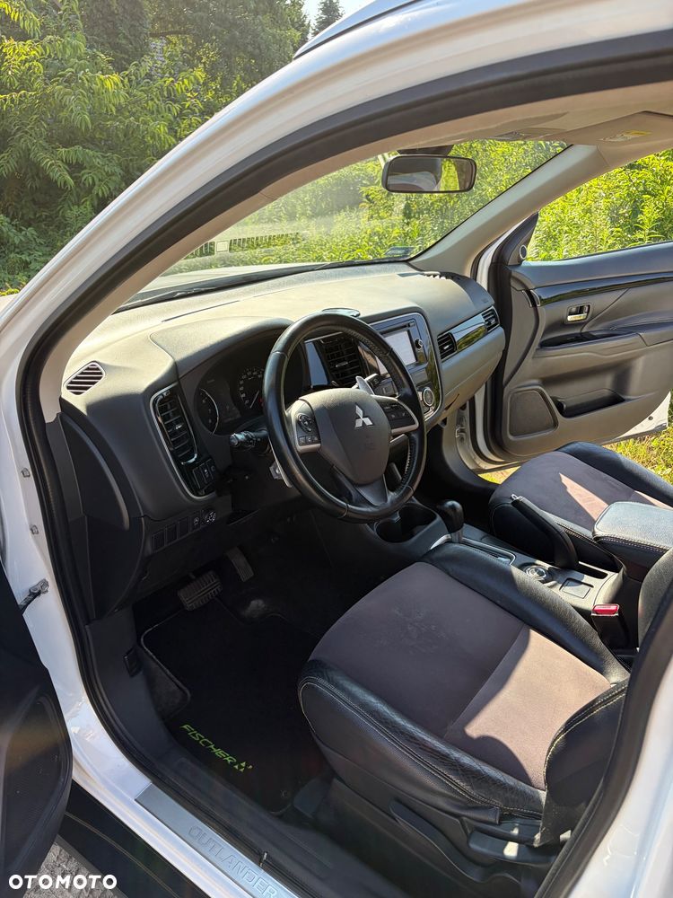 Mitsubishi Outlander 2.0 Intense + 4WD CVT - 8
