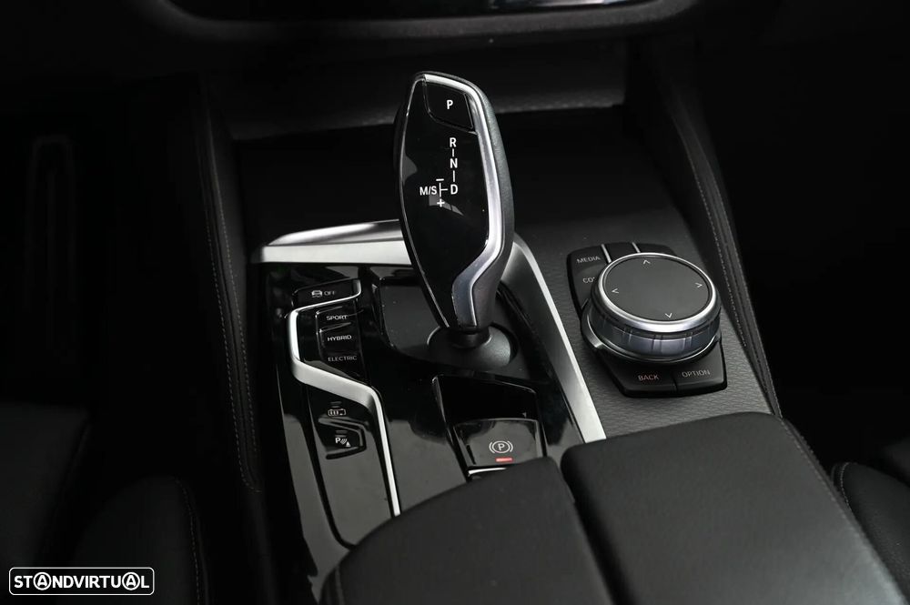 BMW 520 e Pack M - 23