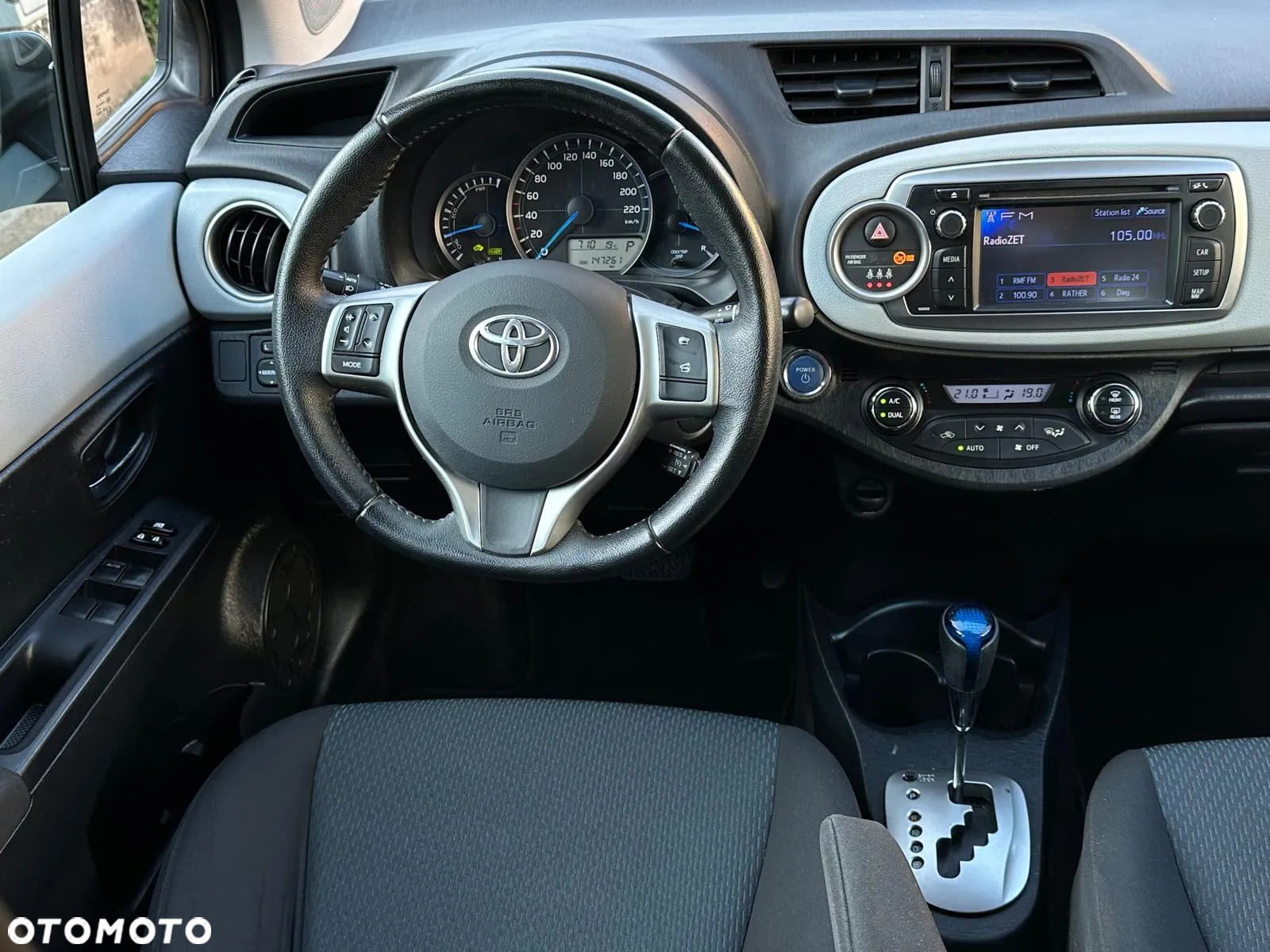 Toyota Yaris Hybrid 100 Business Edition - 24