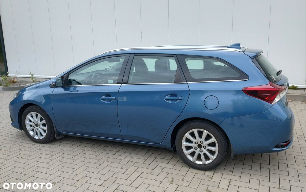 Toyota Auris - 5