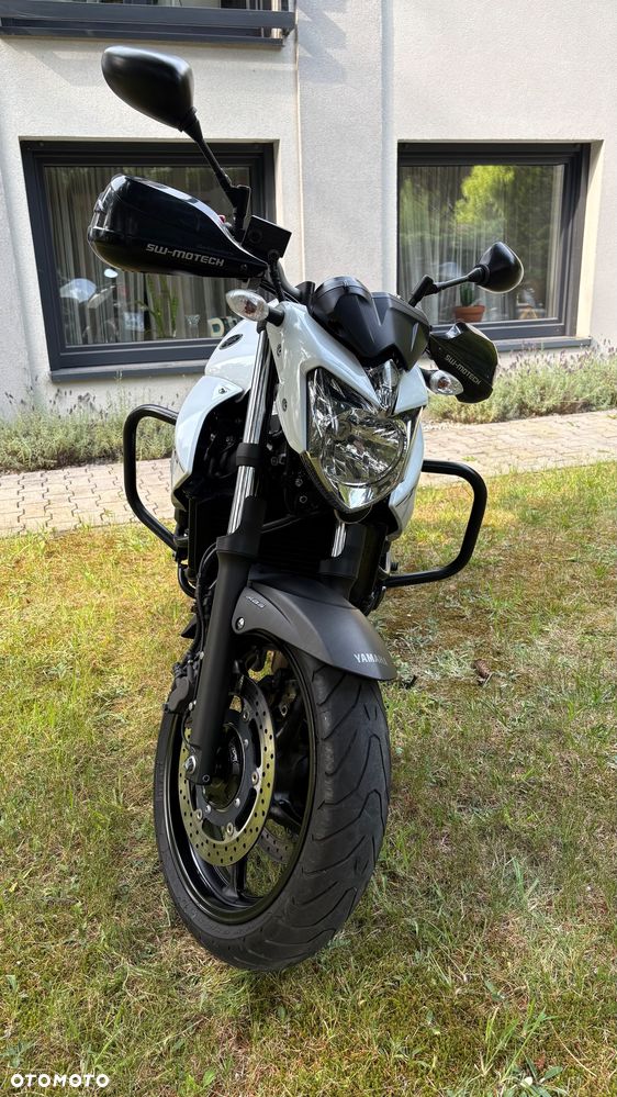 Yamaha XJ - 6
