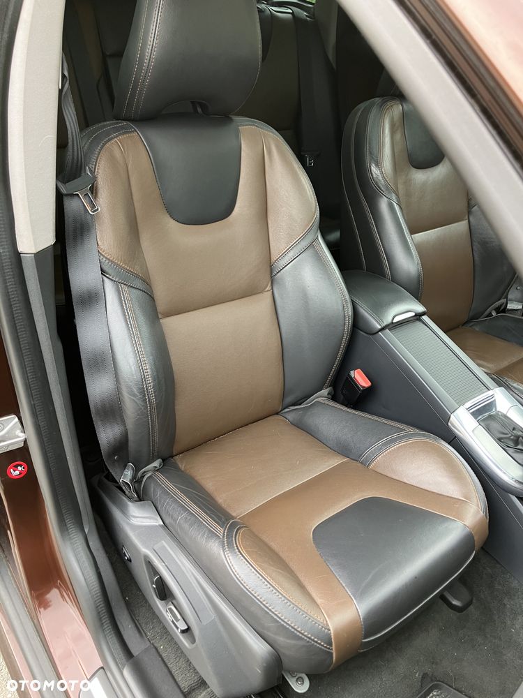 Volvo XC 60 - 24