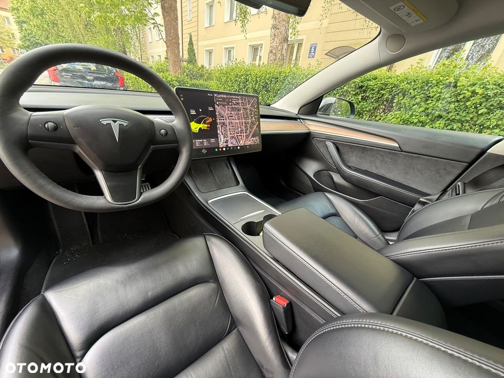 Tesla Model 3 - 5